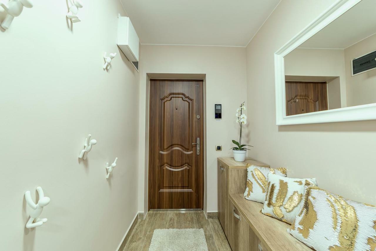 Apartment Chic By Landev Braşov Exterior foto